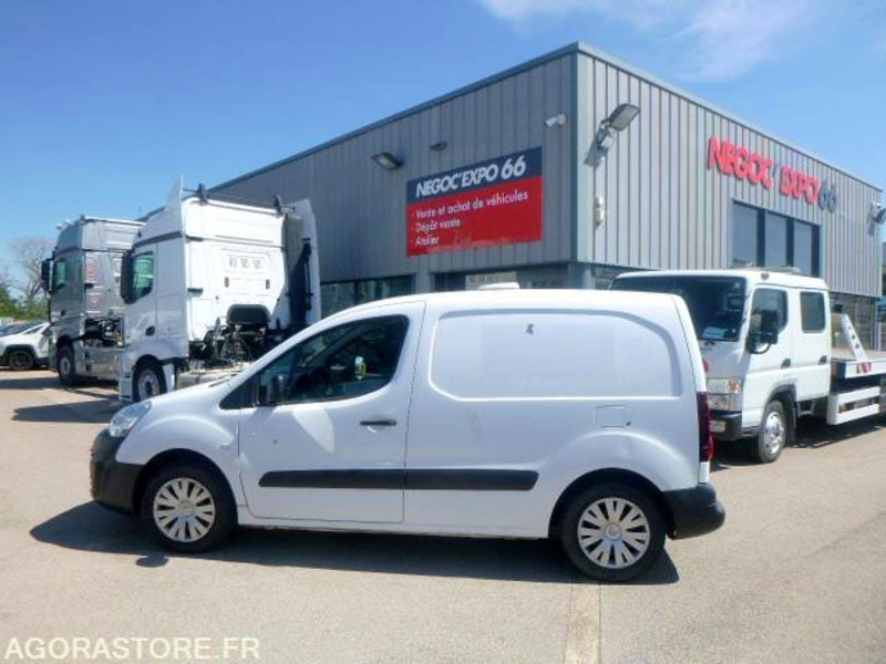 CITROEN BERLINGO UTILITAIRE BOITE AUTO - 2018 - 166 500KM - Fourgonnette: photos 3 CITROEN BERLINGO UTILITAIRE BOITE AUTO - 2018 - 166 500KM - Fourgonnette: photos 3