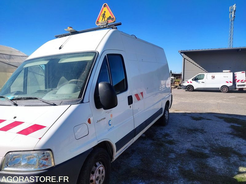 CITROEN JUMPER L2H2 ANNEE 2005 154881 kms - Fourgon utilitaire: photos 2 CITROEN JUMPER L2H2 ANNEE 2005 154881 kms - Fourgon utilitaire: photos 2