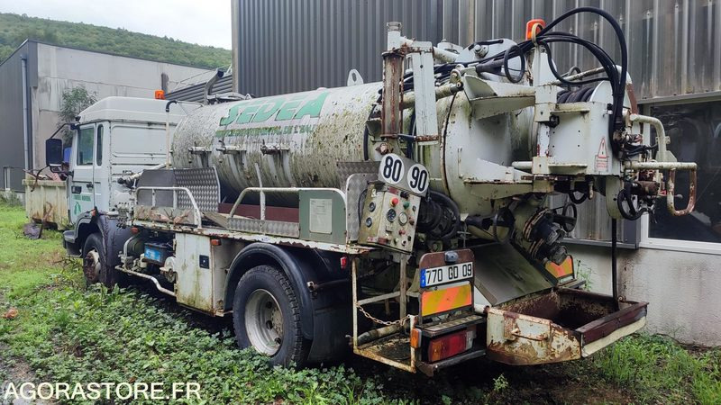 Camion Hydrocureur Renault - Camion hydrocureur: photos 3 Camion Hydrocureur Renault - Camion hydrocureur: photos 3