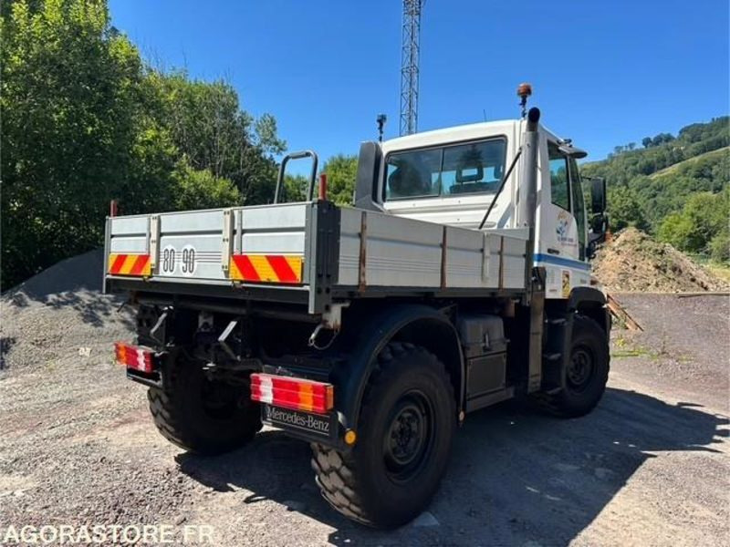 MERCEDES UNIMOG U300 - Camion: photos 4 MERCEDES UNIMOG U300 - Camion: photos 4