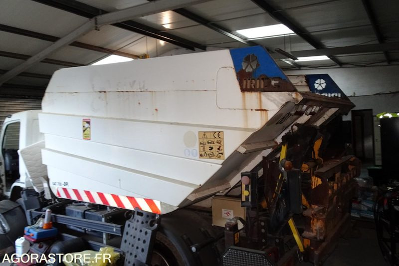 Camion Mitsubishi Fuso Bluetec 5: photos 10