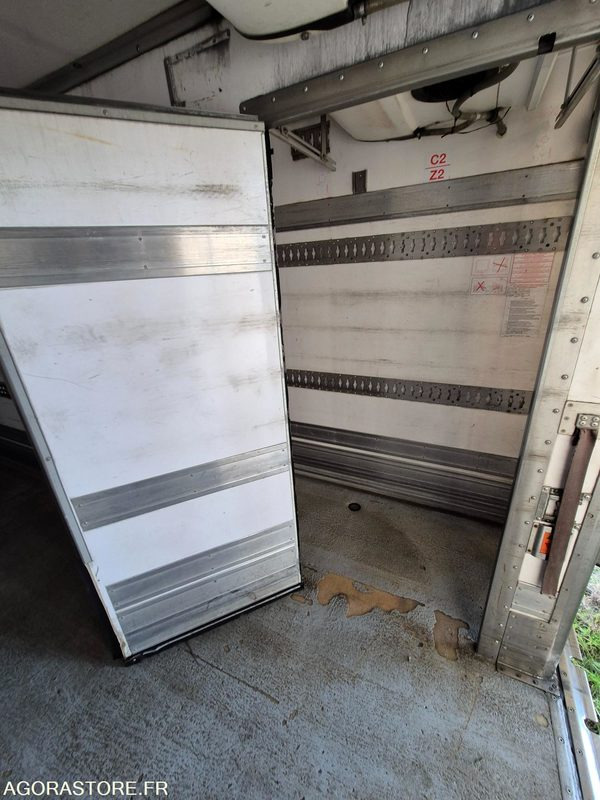 Camion Porteur Volvo frigo: photos 12