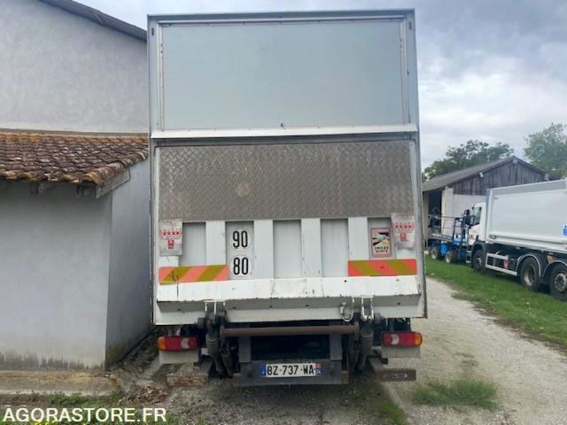 RENAULT MIDLUM 180 DXIFOURGON HAYON 260000 KM - Camion: photos 3 RENAULT MIDLUM 180 DXIFOURGON HAYON 260000 KM - Camion: photos 3