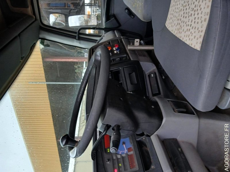 RENAULT MIDLUM - 2002 - BB284DN 199219 km AVEC PASSAGE AU MINE PLATEAU FIXE - Camion: photos 4 RENAULT MIDLUM - 2002 - BB284DN 199219 km AVEC PASSAGE AU MINE PLATEAU FIXE - Camion: photos 4