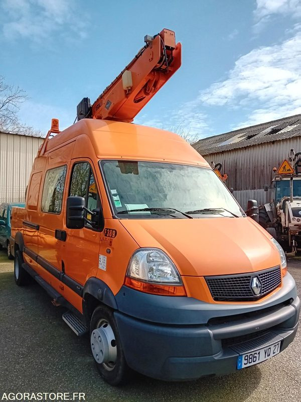 Renault Mascott Nacelle - 2006 - 31430 kms - Camion: photos 2 Renault Mascott Nacelle - 2006 - 31430 kms - Camion: photos 2