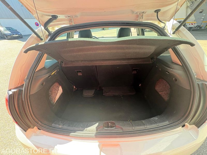 Citroën C3 - 2013 - 233 100 km - DB126JA - Voiture: photos 5 Citroën C3 - 2013 - 233 100 km - DB126JA - Voiture: photos 5