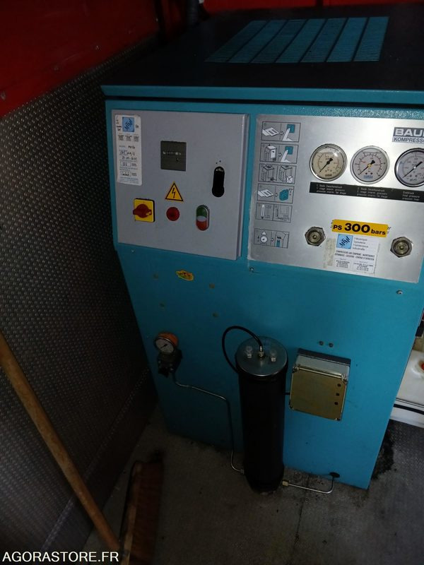 Compresseur HP air respirable BAUER MV120, avec rampe de gonflage 6 flexibles - Compresseur d'air: photos 2 Compresseur HP air respirable BAUER MV120, avec rampe de gonflage 6 flexibles - Compresseur d'air: photos 2