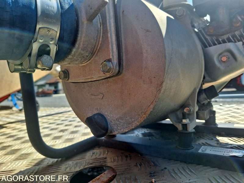Engins de chantier CUVE EAU 5m3 SUR CHASSIS POLYBENNE: photos 7