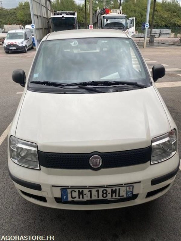 FIAT PANDA ESSENCE (PAR 1427) - Voiture: photos 4 FIAT PANDA ESSENCE (PAR 1427) - Voiture: photos 4