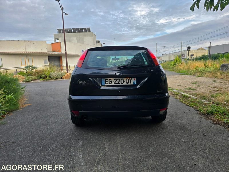FORD FOCUS 1.6 - ESSENCE - 158 000 KM - Voiture: photos 3 FORD FOCUS 1.6 - ESSENCE - 158 000 KM - Voiture: photos 3