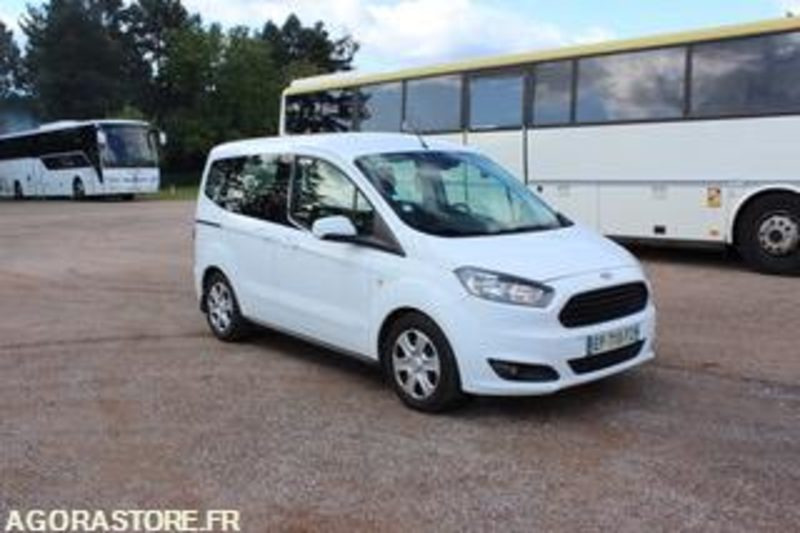 FORD TOURNEO - 2017 - 194 562 KMS - EP716FZ - Fourgonnette: photos 3 FORD TOURNEO - 2017 - 194 562 KMS - EP716FZ - Fourgonnette: photos 3