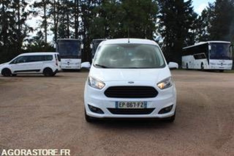 FORD TOURNEO - 2017 - 195 671 KMS - EP867FZ - Fourgonnette: photos 3 FORD TOURNEO - 2017 - 195 671 KMS - EP867FZ - Fourgonnette: photos 3