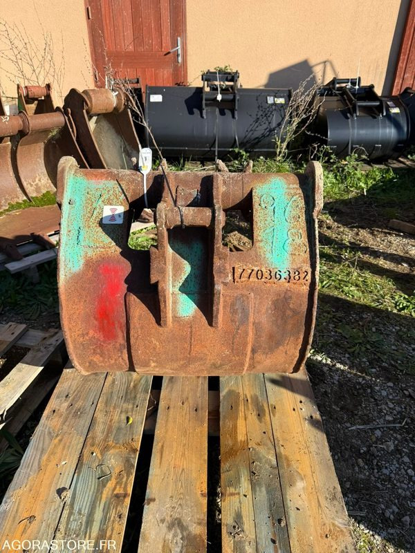 Godet 700mm Morin 3 - Godet pour Engins de chantier: photos 3 Godet 700mm Morin 3 - Godet pour Engins de chantier: photos 3