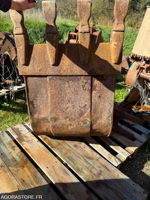 Godet 700mm Morin 3 - Godet pour Engins de chantier: photos 5 Godet 700mm Morin 3 - Godet pour Engins de chantier: photos 5