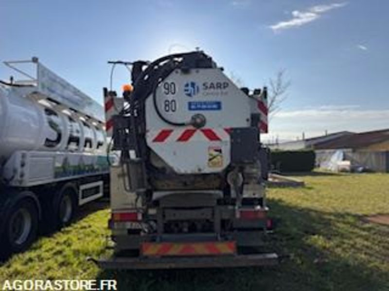 HYDROCUREUR 19T RIVARD/RENAULT- 2006 956XJ26 (VENTE UNIQUEMENT EXPORT) - Camion hydrocureur: photos 4 HYDROCUREUR 19T RIVARD/RENAULT- 2006 956XJ26 (VENTE UNIQUEMENT EXPORT) - Camion hydrocureur: photos 4