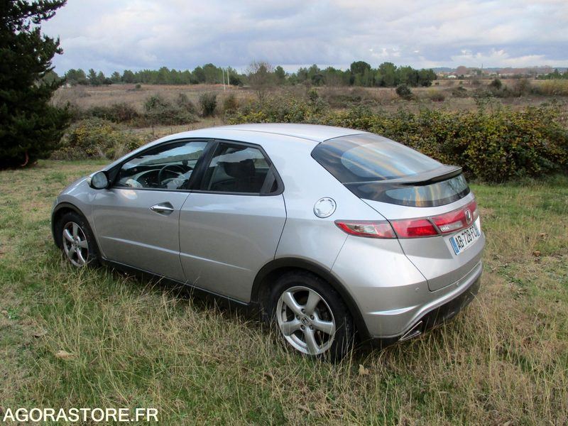 Honda Civic VIII 1.4i VTEC 100Cv Virtuose - Voiture: photos 3 Honda Civic VIII 1.4i VTEC 100Cv Virtuose - Voiture: photos 3
