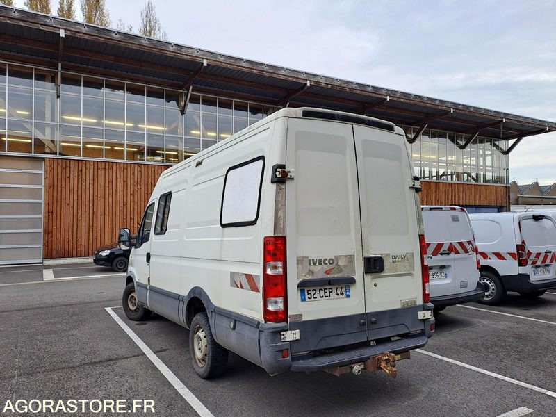 IVECO | 35S12 | 2007 | 99665KM - Fourgon utilitaire: photos 1 IVECO | 35S12 | 2007 | 99665KM - Fourgon utilitaire: photos 1