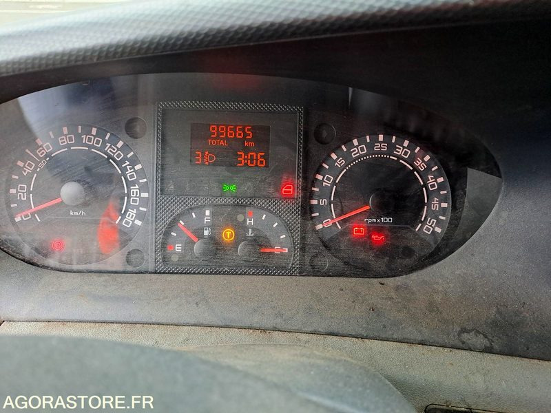 IVECO | 35S12 | 2007 | 99665KM - Fourgon utilitaire: photos 5 IVECO | 35S12 | 2007 | 99665KM - Fourgon utilitaire: photos 5