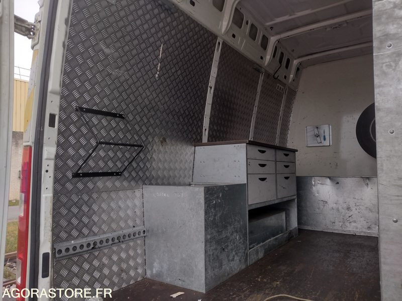 IVECO - 65C17 - 2011 / 96383 KM - Fourgon utilitaire: photos 5 IVECO - 65C17 - 2011 / 96383 KM - Fourgon utilitaire: photos 5