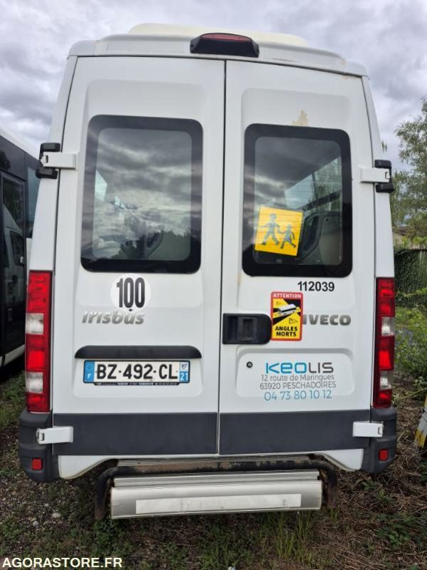 IVECO BUS DAILY N°112039 - Minibus, Transport de personnes: photos 2 IVECO BUS DAILY N°112039 - Minibus, Transport de personnes: photos 2
