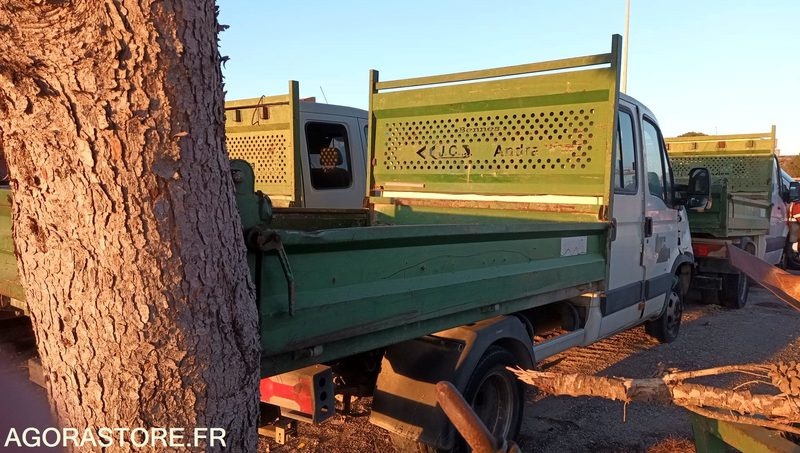 Iveco Benne - 2008 - CL-402-YV - Utilitaire benne: photos 5 Iveco Benne - 2008 - CL-402-YV - Utilitaire benne: photos 5