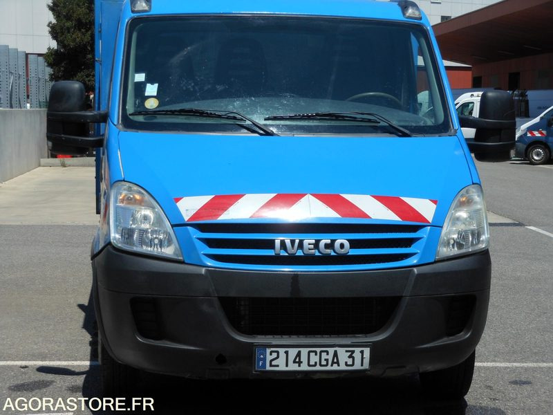 Iveco Daily 35C15 3.0 litres 146cv tri benne - Utilitaire benne: photos 2 Iveco Daily 35C15 3.0 litres 146cv tri benne - Utilitaire benne: photos 2