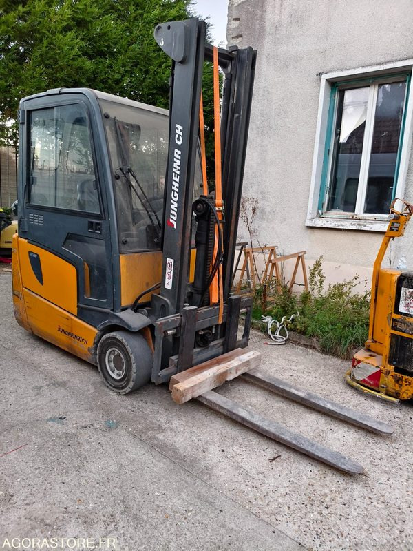 Jungheinrich EFG 216K - 2007 - En l'état - Non roulant - Chariot élévateur électrique: photos 2 Jungheinrich EFG 216K - 2007 - En l'état - Non roulant - Chariot élévateur électrique: photos 2