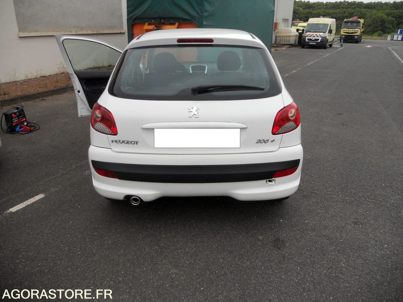 LOT 10 SLT - PEUGEOT 206+ - Voiture: photos 4 LOT 10 SLT - PEUGEOT 206+ - Voiture: photos 4