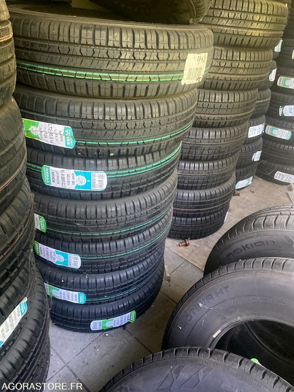 LOT DE 20 PNEUS ETE NOKIAN ROTIIVA HT LT 215/85R16 115/112S DOT 2019 (T429320) - Pneu: photos 1 LOT DE 20 PNEUS ETE NOKIAN ROTIIVA HT LT 215/85R16 115/112S DOT 2019 (T429320) - Pneu: photos 1