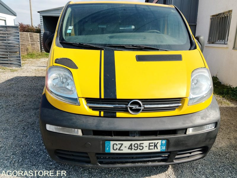 Lot A12 - Opel Vivaro - Fourgon utilitaire: photos 2 Lot A12 - Opel Vivaro - Fourgon utilitaire: photos 2