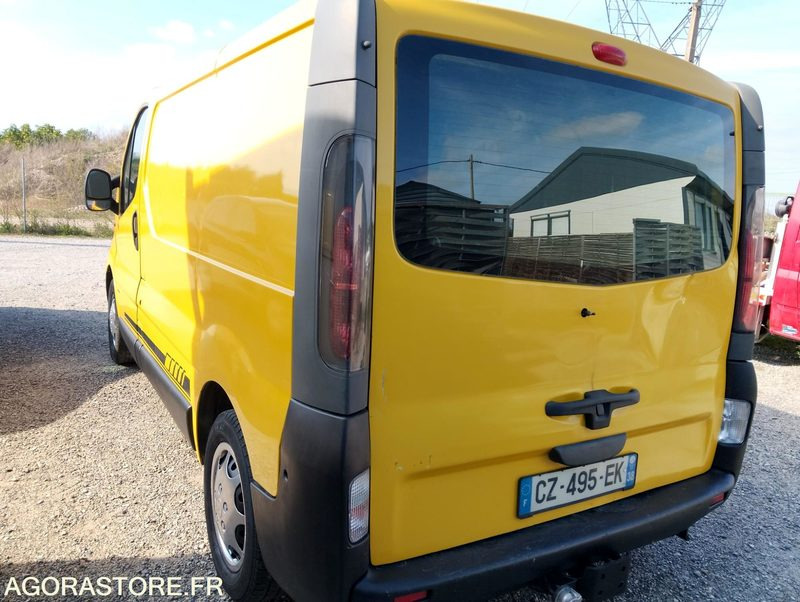Lot A12 - Opel Vivaro - Fourgon utilitaire: photos 4 Lot A12 - Opel Vivaro - Fourgon utilitaire: photos 4