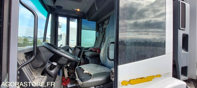 MERCEDES ECONIC - 2015 - Benne à ordures ménagères: photos 5 MERCEDES ECONIC - 2015 - Benne à ordures ménagères: photos 5