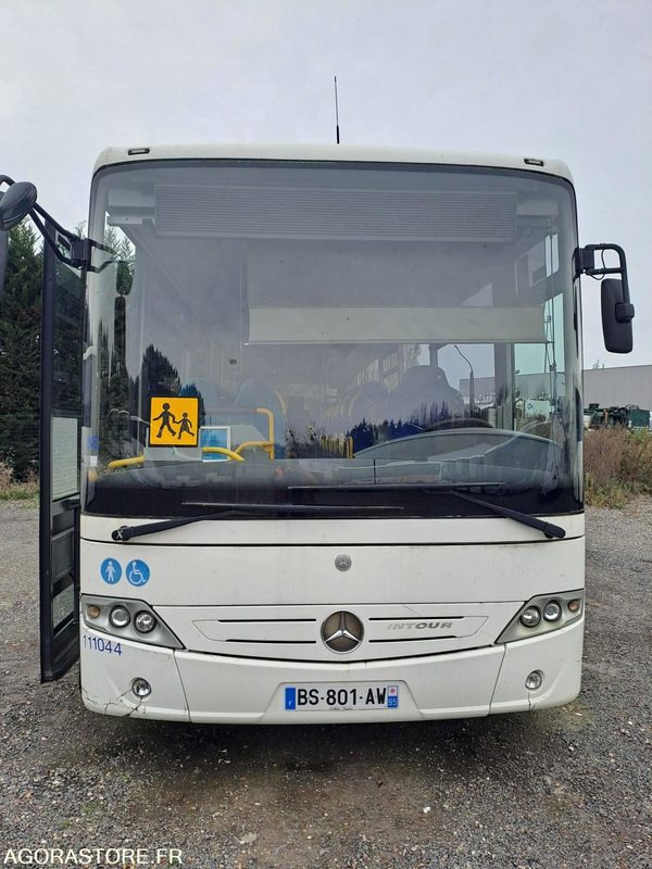 MERCEDES INTOURO N°111044 - Bus scolaire: photos 1 MERCEDES INTOURO N°111044 - Bus scolaire: photos 1