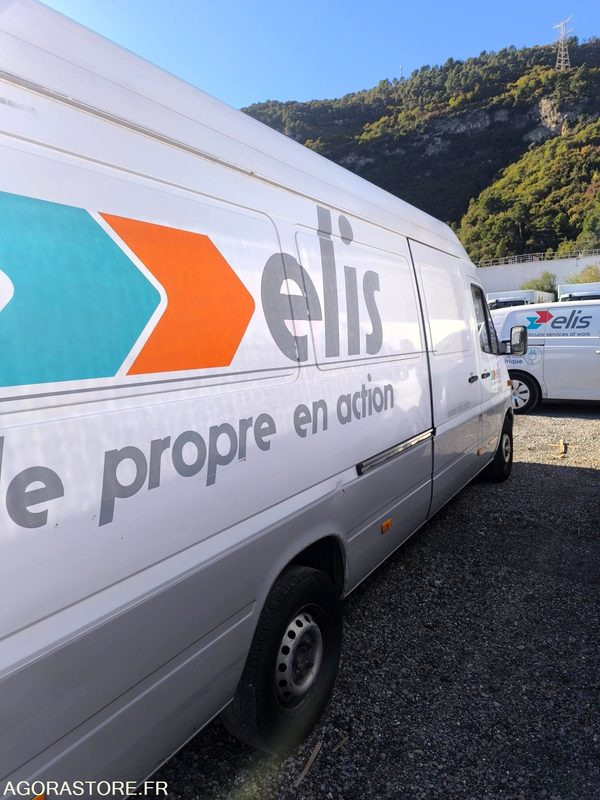 MERCEDES SPRINTER - 2000 - 351870 Kms - Fourgon utilitaire: photos 3 MERCEDES SPRINTER - 2000 - 351870 Kms - Fourgon utilitaire: photos 3