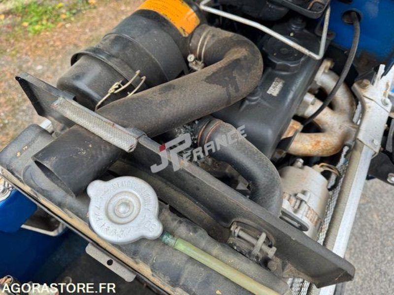 MICROTRACTEUR ISEKI 16CV 2 ROUES MOTRICES 3 CYLINDRES DIESEL BON ETAT GENERAL - Tracteur agricole: photos 4 MICROTRACTEUR ISEKI 16CV 2 ROUES MOTRICES 3 CYLINDRES DIESEL BON ETAT GENERAL - Tracteur agricole: photos 4