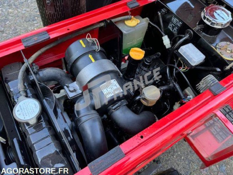 MICROTRACTEUR YANMAR 16CV 3 CYLINDRES DIESEL D'OCCASION 4 RM PDF 3 PTS COMPLET - Tracteur agricole: photos 4 MICROTRACTEUR YANMAR 16CV 3 CYLINDRES DIESEL D'OCCASION 4 RM PDF 3 PTS COMPLET - Tracteur agricole: photos 4