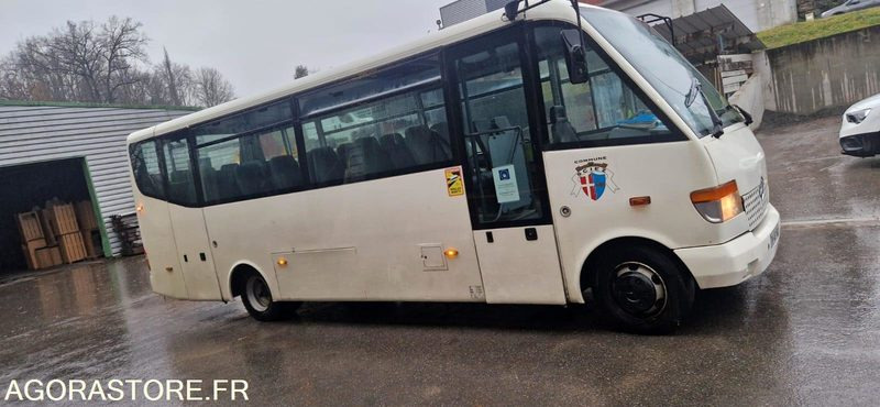 MINI-BUS MERCEDES VARIO - 127178 kms - 2000 - Minibus, Transport de personnes: photos 2 MINI-BUS MERCEDES VARIO - 127178 kms - 2000 - Minibus, Transport de personnes: photos 2