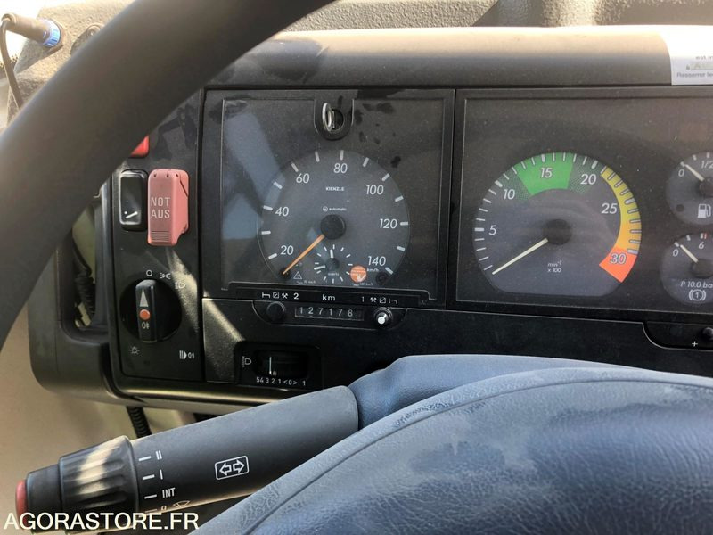 Minibus, Transport de personnes MINI-BUS MERCEDES VARIO - 127178 kms - 2000: photos 9