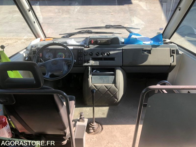 Minibus, Transport de personnes MINI-BUS MERCEDES VARIO - 127178 kms - 2000: photos 6