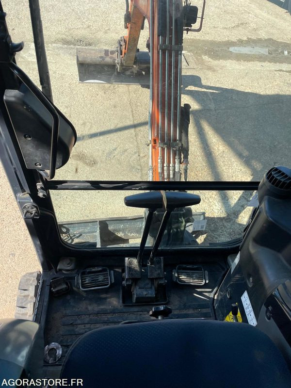 Pelle MINI-PELLE SUR CHENILLE CAOUTCHOUC HITACHI ZX17U-2  15CV 1.9T AVEC 3 GODETS: photos 9