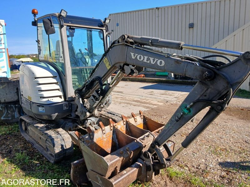 MINI PELLE VOLVO EC 27C - Mini pelle: photos 1 MINI PELLE VOLVO EC 27C - Mini pelle: photos 1