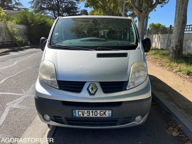 MINIBUS VL - 9 PLACES - TRAFIC - L2 H1 - 115 CH - CLIM- 165200 KMS - ATTELAGE - Minibus, Transport de personnes: photos 2 MINIBUS VL - 9 PLACES - TRAFIC - L2 H1 - 115 CH - CLIM- 165200 KMS - ATTELAGE - Minibus, Transport de personnes: photos 2