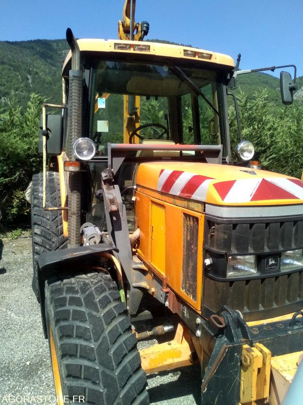Tracteur John Deere 6220 4X4 - 2006 - 10558 heures avec épareuse NOREMAT Tonica - Machine agricole: photos 4 Tracteur John Deere 6220 4X4 - 2006 - 10558 heures avec épareuse NOREMAT Tonica - Machine agricole: photos 4