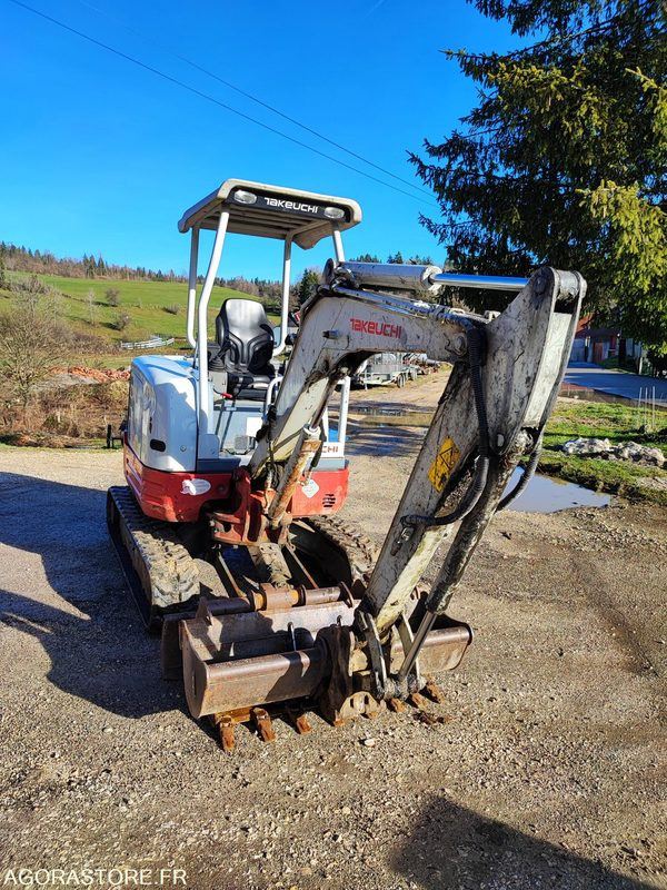 Mini-pelle Takeuchi TB23R - 2017 - 2051H - Pelle: photos 2 Mini-pelle Takeuchi TB23R - 2017 - 2051H - Pelle: photos 2