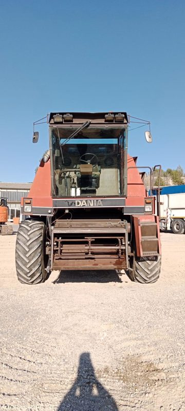 Moissonneuse DANIA 7200 - Tracteur agricole: photos 5 Moissonneuse DANIA 7200 - Tracteur agricole: photos 5