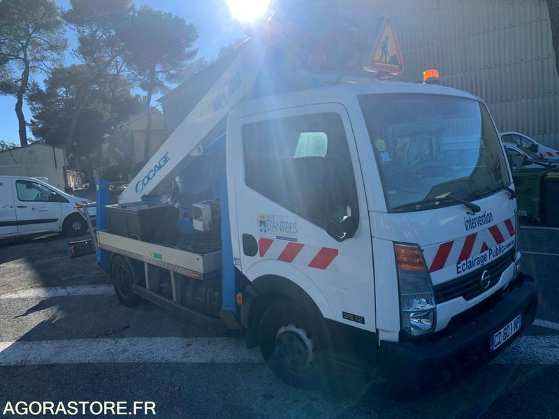 Nacelle élévatrice - 2013 - SOCAGE - Nissan - Cabstar - 91 757 kms - CZ 601 NP - Fourgon utilitaire: photos 3 Nacelle élévatrice - 2013 - SOCAGE - Nissan - Cabstar - 91 757 kms - CZ 601 NP - Fourgon utilitaire: photos 3