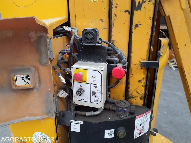 Nacelles à mât vertical GROVE TOUCAN 861 - Nacelle: photos 3 Nacelles à mât vertical GROVE TOUCAN 861 - Nacelle: photos 3