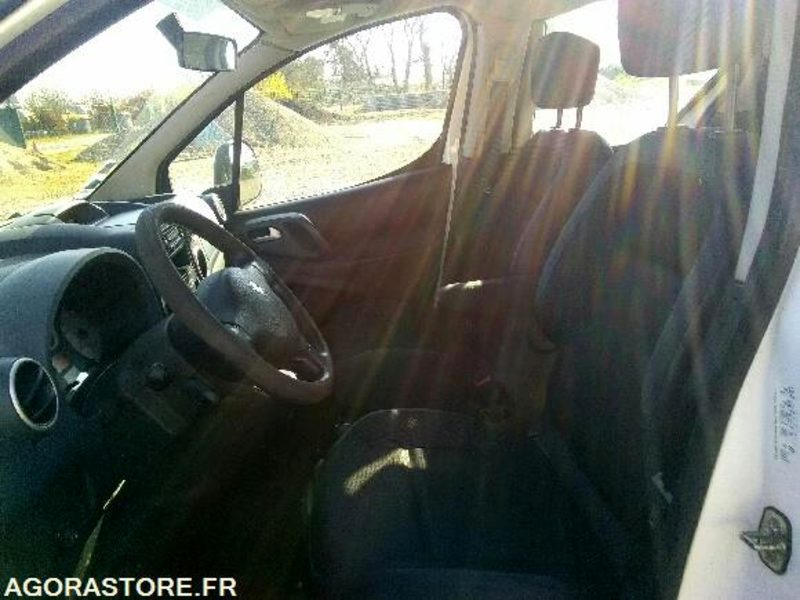 PARTNER TEPEE II 1,6 Hdi 110 FAP LOISIRS - 208698km - 2010 - Voiture: photos 3 PARTNER TEPEE II 1,6 Hdi 110 FAP LOISIRS - 208698km - 2010 - Voiture: photos 3
