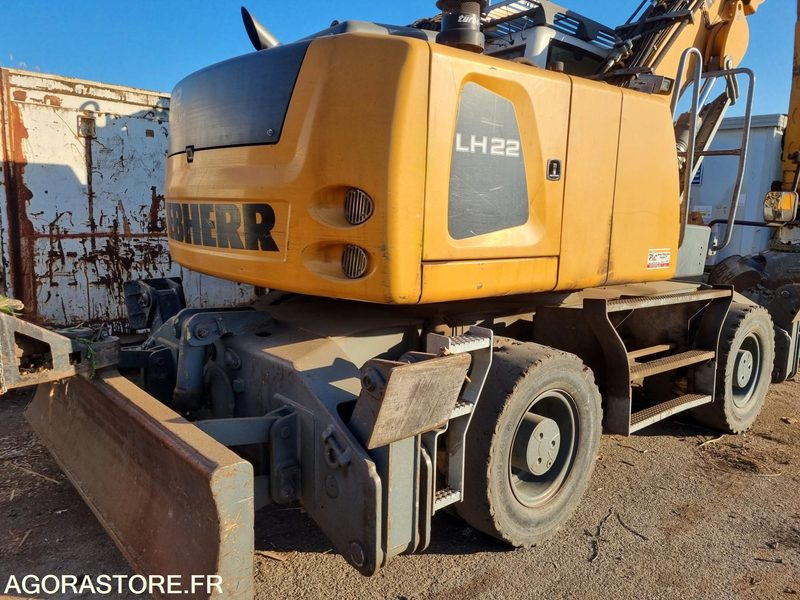 PELLE PNEU LIEBHERR LH22 de 2014 - 16100 h (R31972) - Pelle: photos 2 PELLE PNEU LIEBHERR LH22 de 2014 - 16100 h (R31972) - Pelle: photos 2
