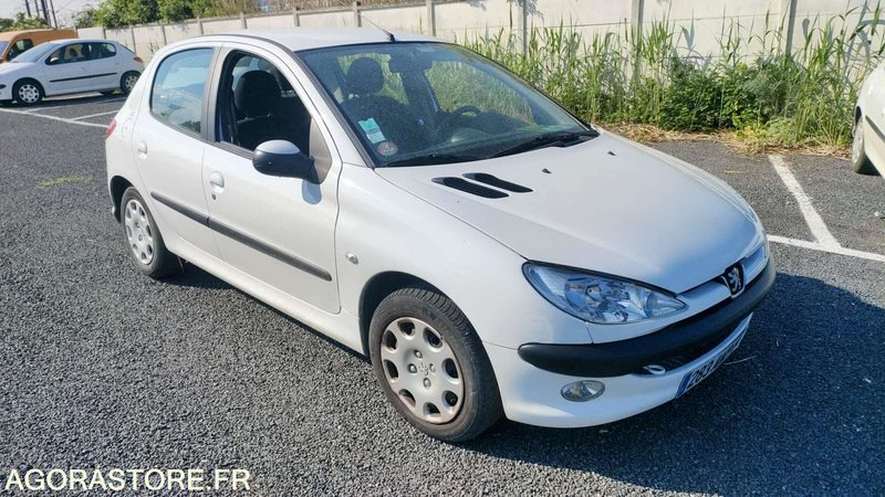 PEUGEOT 206 - 2005 - 142538kms - Voiture: photos 1 PEUGEOT 206 - 2005 - 142538kms - Voiture: photos 1